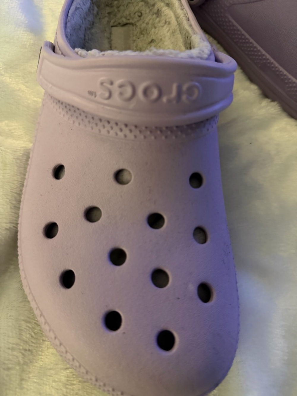 Women’s Lavender Cozy Lined Crocs - Picture 5 of 9